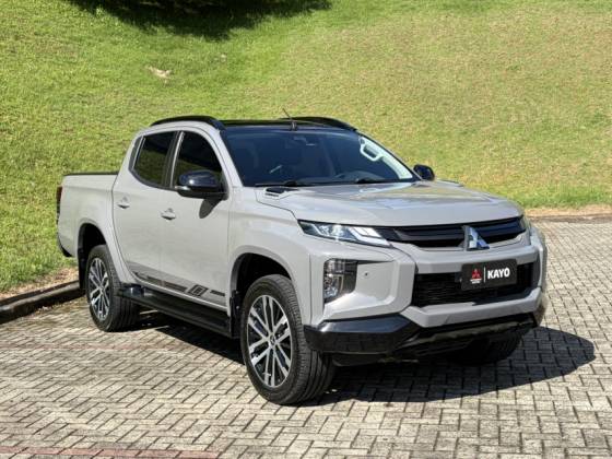 MITSUBISHI L200 TRITON 2.4 16V TURBO DIESEL SPORT HPE-S URBAN CD 4P 4X4 AUTOMÁTICO MITSUBISHI L200 TRITON 2.4 16V TURBO DIESEL SPORT HPE-S URBAN CD 4P 4X4 AUTOMÁTICO